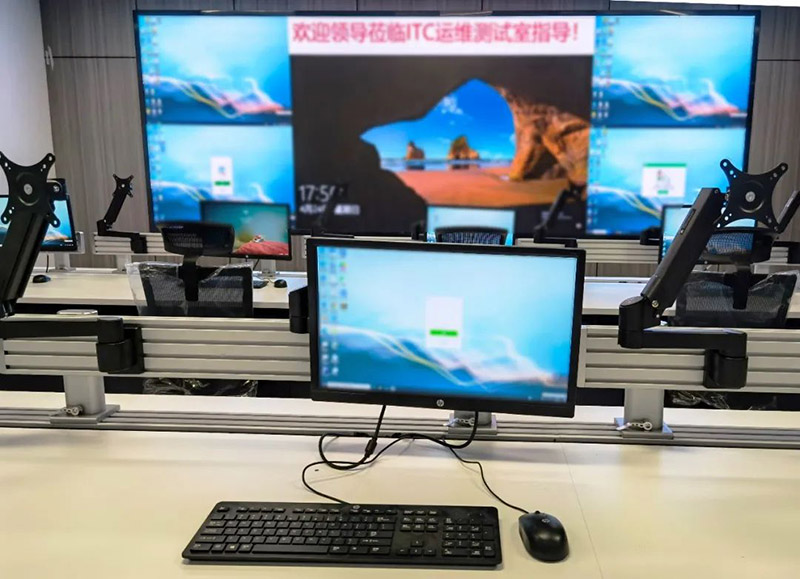 青岛国际机场ITC运维测试室